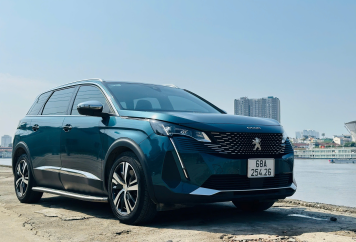 Peugeot 5008 model 2020