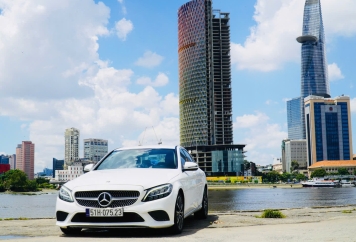 4 chỗ Mercedes C200 model 2020