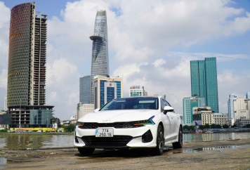 4 chỗ Kia K5 model 2023