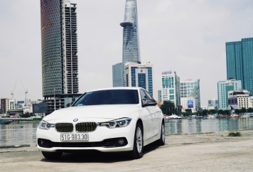 4 chỗ BMW 320i model 2020