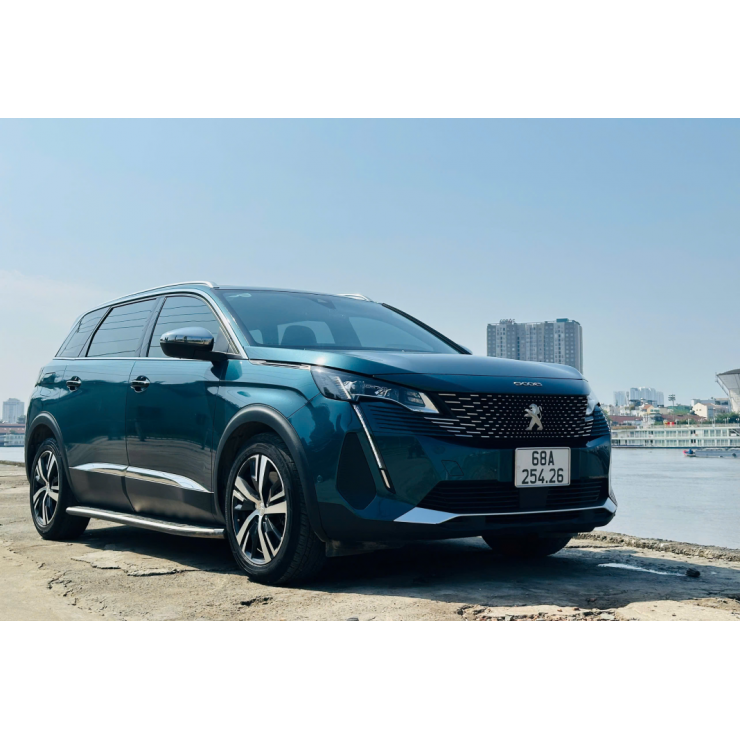 Peugeot 5008 model 2020