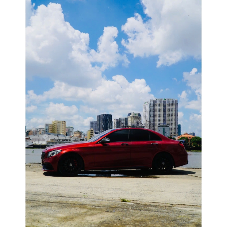 4 chỗ Mercedes C300 Amg model 2020