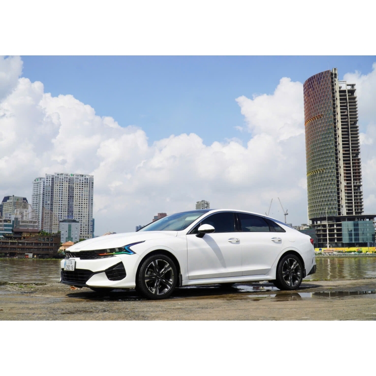4 chỗ Kia K5 model 2023