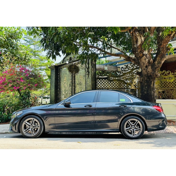 4 chỗ Mercedes C180 model 2022