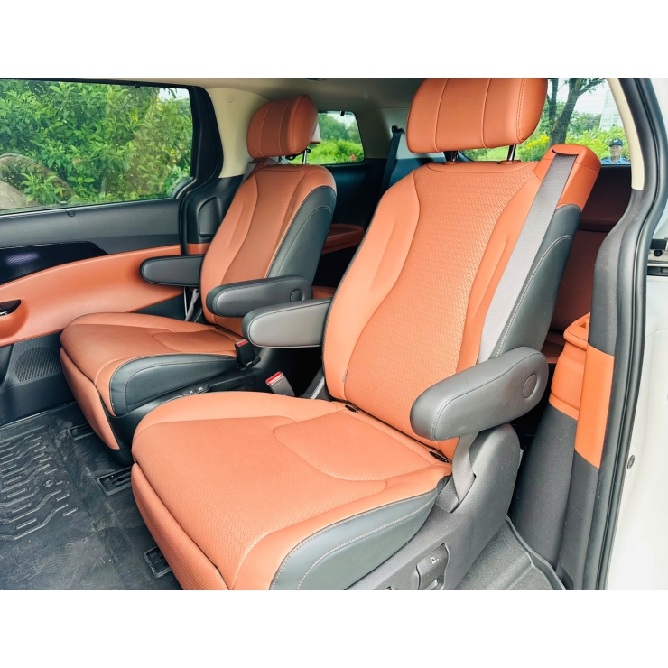 7 chỗ Carnival sig model 2023